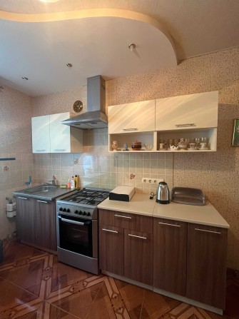 Здам 3 кімнатну в Центрі, ПАРКОВКА в дворі, гарний стан, ВІЛЬНА - фото 1