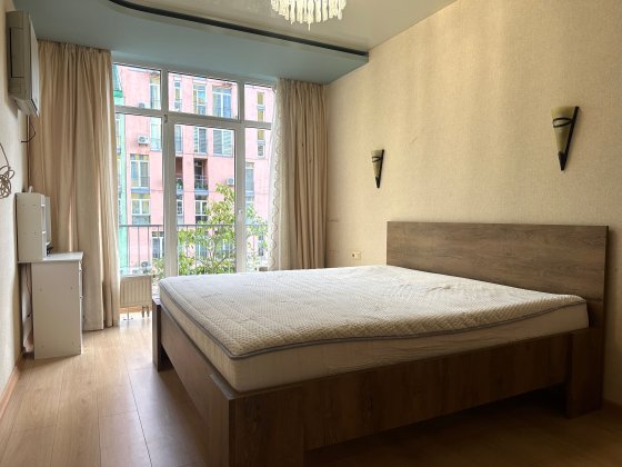 Оренда 3к. квартира 90 м2 в ЖК КОМФОРТ ТАУН. вул. Регенераторна 4к2. Киев