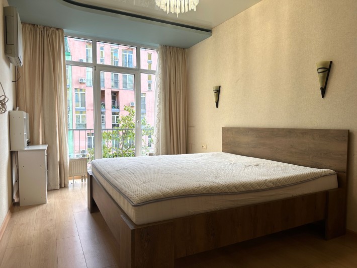 Оренда 3к. квартира 90 м2 в ЖК КОМФОРТ ТАУН. вул. Регенераторна 4к2. - фото 1
