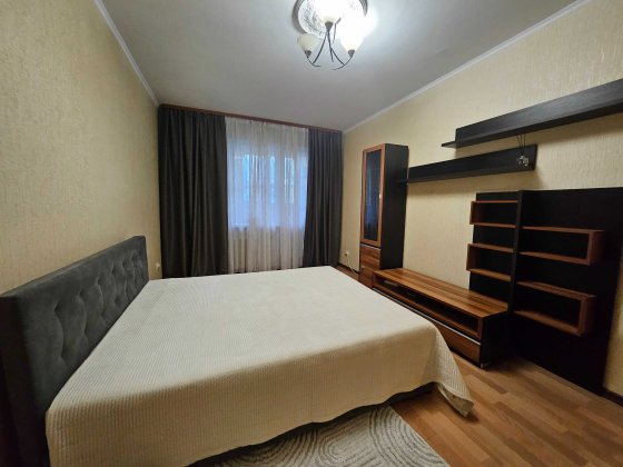 Вул. Європейського Союза 31-А, Retrovil,Варшавський, Мінська, Нивки,Почайна Киев