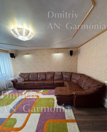Центр двухрівнева  квартира 35000+к - фото 1