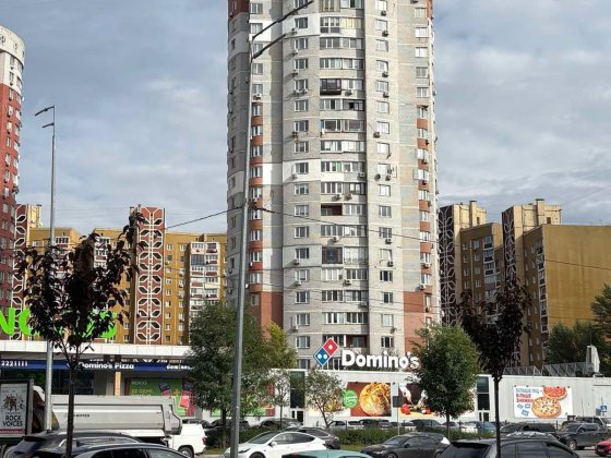 Оренда двокімнатна квартира, вул. Ахматової 47, видова, навпроти River Mall. ВІД ВЛАСНИКА