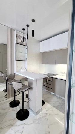 Оренда, стильна дизайнерська квартира в ЖК Seven/Севен, 47 м2, Осокорки/Позняки, Дніпровська набереж - фото 1