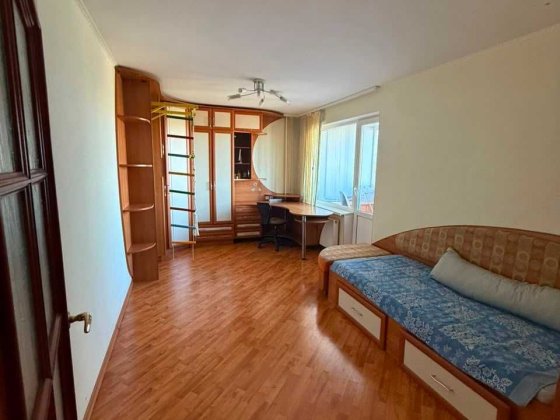 Здається в оренду   5-кімнатна квартира, центр міста Черкаси Черкаси