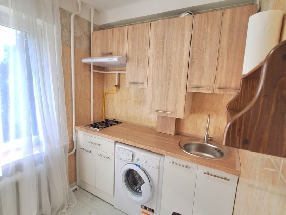 Оренда 1К . М . Житомирська 5 хв. Газ . 2 поверх