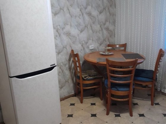2к квартира на Пирогова( зупинка Ющенко)