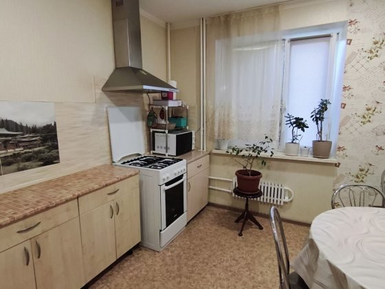 Двукімнатна на Дорошенка 2й поверх Запорожье