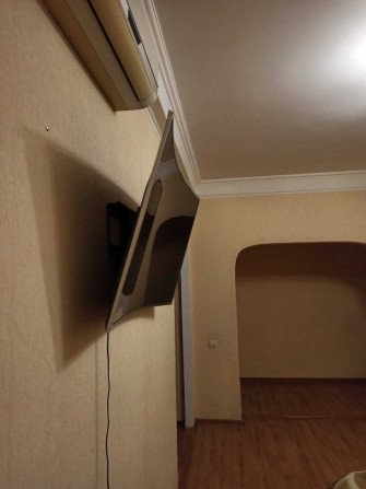 Здам власну 2 кімн квартиру в центрі по вул. Шкільна - фото 1