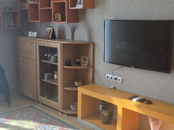 Здам в довгострокову оренду 3-кімнатну повнометражну квартиру сталінку в центрі міста Запоріжжя