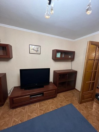 Сдаю классную  3-х комнатную квартиру в Октябрьском. - фото 1