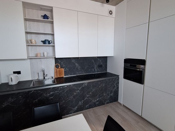 Затишна квартира + паркомісце в клубному домі Одеса