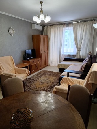 Срочно сдам  2-х ком. квартиру пр. Кирова - фото 1