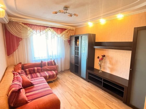 Сдам трехкомнатную квартиру,Янтарная Дніпро