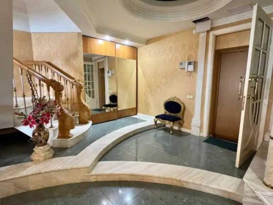 Оренда дворівневої 3к квартири 200м² з авторським дизайном! Центр Дніпро