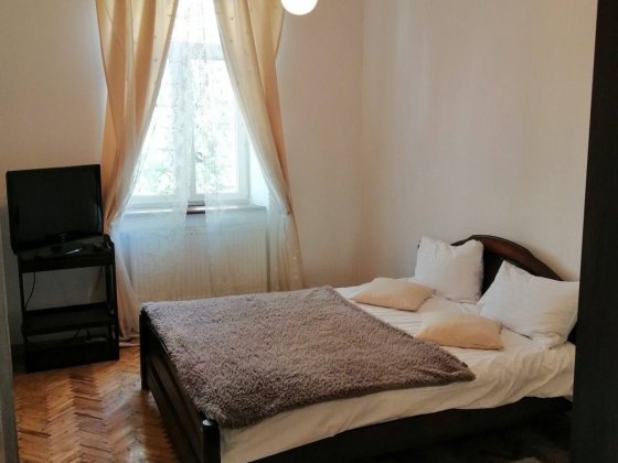 Оренда 2 кімнатної квартири в центрі Львова вул Дорошенка (біля парку ім. І. Франка) Львов