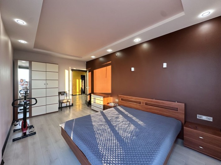 Оренда  3 кім. квартири на вул. Зеленій, ново, 850$ - фото 1