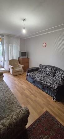 Здається 1 кімнатна квартира на 3 поверсі  в селищі Жуковського - фото 1