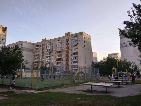 Продаж 4-к квартири вул. Автозаводська 5а Київ