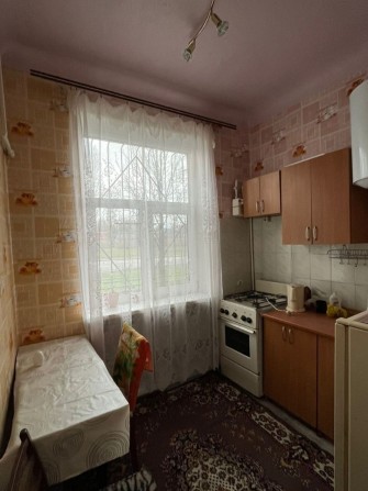 Сдам 1-2х к комнатную кв-ру 8000  Удобная локация! - фото 1