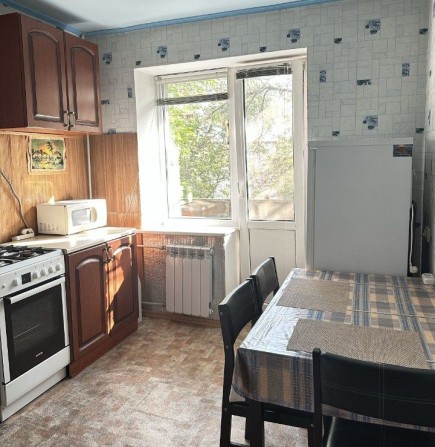 Сдам 1 комнатную крупногабаритную квартиру на Матросова - фото 1