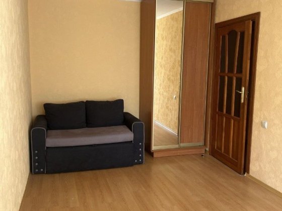 Сдам 1 комнатную  квартиру на левом берегу  11й район Кам'янське