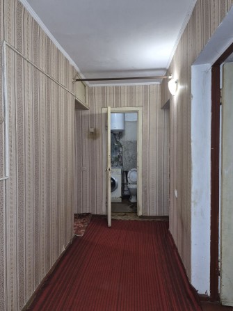 Сдам 2 комнатную квартиру на год и более - фото 1