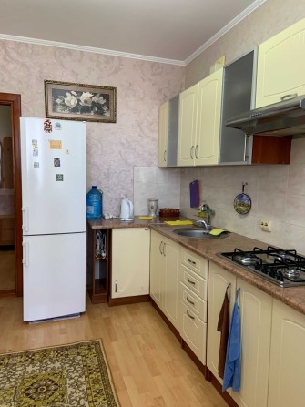 Сдам на год и более 1 комнатную квартиру в Монолите - фото 1