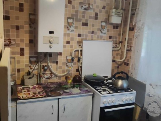 Оренда 2к квартири Краматорськ Карпинського 1 перший поверх 15 хв пішки до центру міста Краматорськ