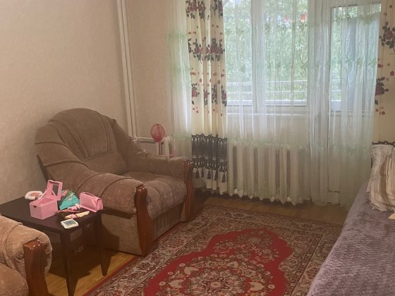 Здам 1-кімнатну квартиру на 2-му поверсі, район Болгарбуд. Ціна — 7 000 грн + комунальні послуги. Звягель