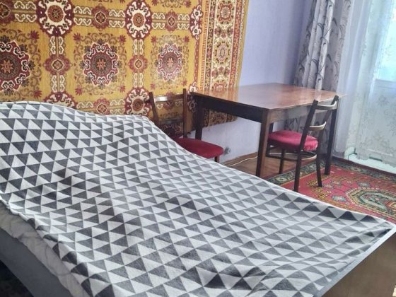 Здам 1 кімнатну квартиру в центрі Узина Узин