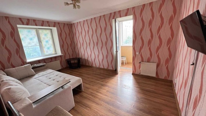 Без %. Здам довгостроково 1 кім кв 43м2  с. Чайки вул.Українського Відродження 3б. - фото 1
