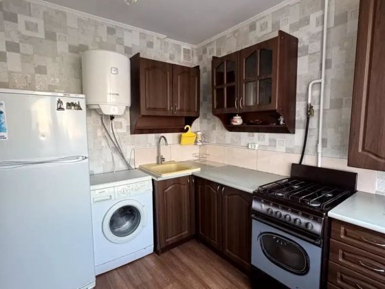 Оренда квартири! Газова плита!Бульв. Жуля Верна (Ромена Роллана), 7-А
