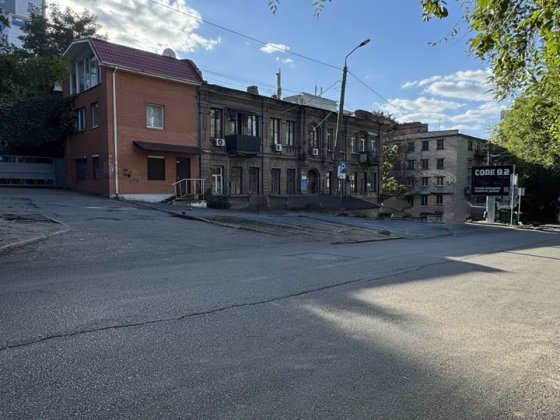Продам 3-поверхове приміщення в центрі міста! ???? ???? вул. Моссаковського, 1