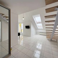 Продаж 2-к квартири вул. Регенераторна 4 Киев
