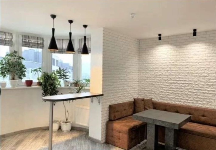Продаж 3-к квартири вул. Олени Пчілки 8 - фото 1