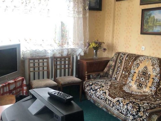 Здається пів будинку у Вишгороді. Вишгород