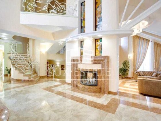 оренда елітного будинку 800m² в КМ «Золоті Ворота» Козин