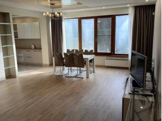 Оренда 2-х поверхового будинку 250м2, Іванковичі, КМ "Маєток"