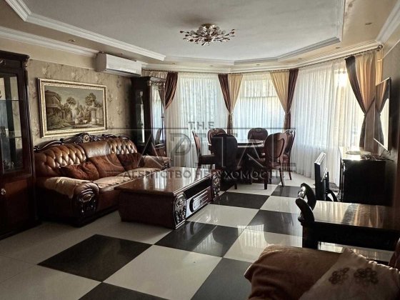 Замiський будинок 240 м², де продумано все для комфортного життя та якісного відпочинку. Требухів