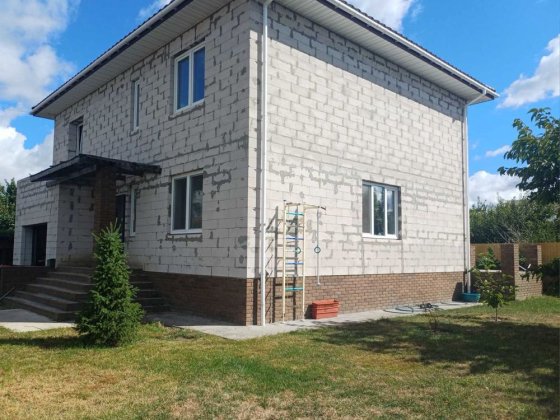 Здам 2х поверховий будинок в центрі ( є вальєр ) Бориспіль