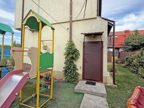 Будинок 90 кв.м. з 3 кімнат поблизу м.Академмістечко