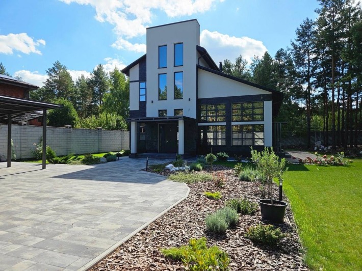 Сучасний дизайнерський будинок 275 м² на 15 сотках у Биківні, Київ - фото 1