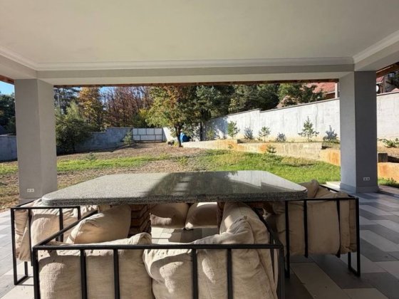 Оренда будинку 5-кімнат, 400 м2 Ужгород