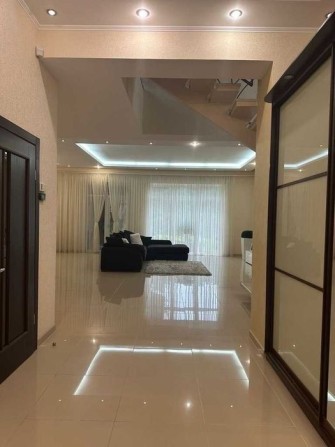 Оренда будинку 250 м² - фото 1