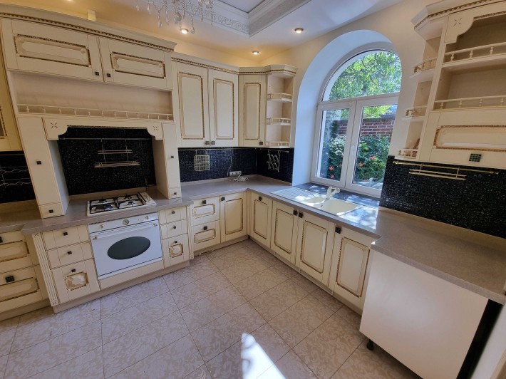 Оренда автономного будинку в центрі Печерська — 467 м² - фото 1