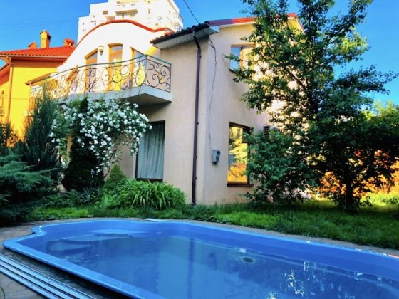 Здаєтся будинок на Аркадії є ГЕНЕРАТОР. 7 хв до моря Одесса
