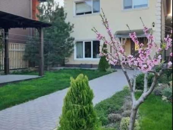 компактный домик с зеленой территорией, Совиньон Одесса