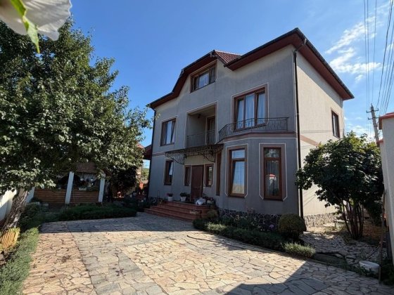 Оренда будинку вул Щорса,/Гастелло  280 кв м 4 спальні  сонячні панелі Одесса