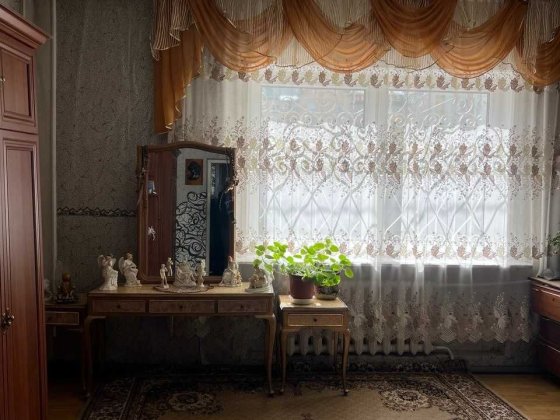 Здається затишна кімната в двоповерховому будинку в центрі міста Коломия