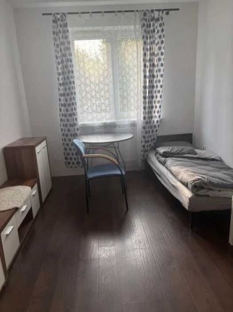 Здам підселення в кімнату біля метро Хрещатик Київ хостел 1700 грн міс - фото 1